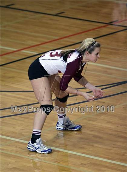 Thumbnail 3 in Aquinas vs Eden (NYSPHSAA Class B Regional Semifinal) photogallery.