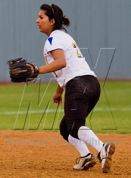 Thumbnail 2 in Bay City vs Santa Fe (UIL 4A Region 3 Bi-District Playoff) photogallery.