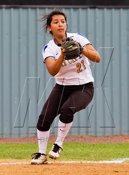 Thumbnail 3 in Bay City vs Santa Fe (UIL 4A Region 3 Bi-District Playoff) photogallery.