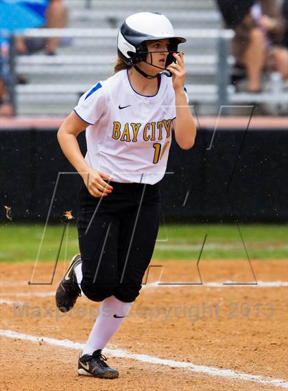 Thumbnail 1 in Bay City vs Santa Fe (UIL 4A Region 3 Bi-District Playoff) photogallery.