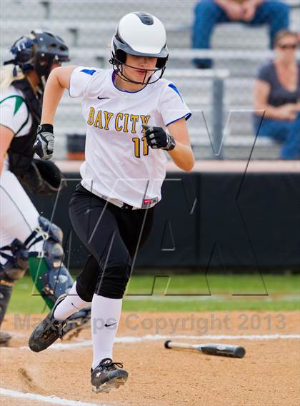 Thumbnail 1 in Bay City vs Santa Fe (UIL 4A Region 3 Bi-District Playoff) photogallery.