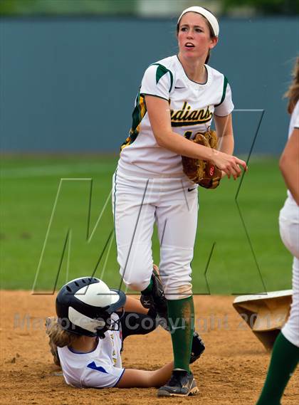 Thumbnail 3 in Bay City vs Santa Fe (UIL 4A Region 3 Bi-District Playoff) photogallery.