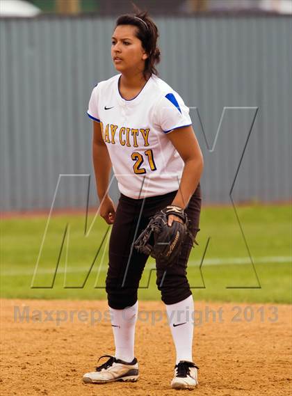 Thumbnail 2 in Bay City vs Santa Fe (UIL 4A Region 3 Bi-District Playoff) photogallery.