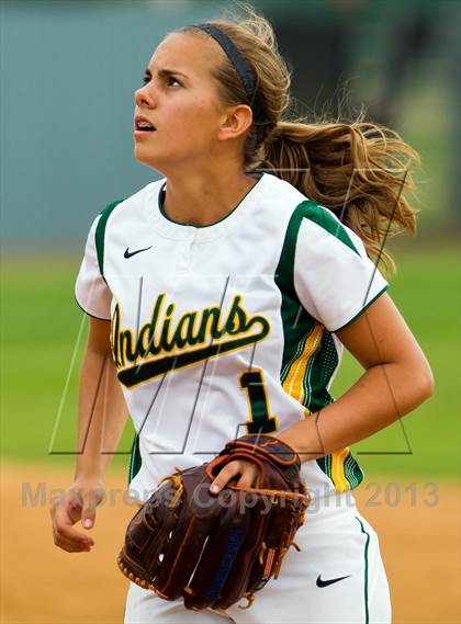 Thumbnail 2 in Bay City vs Santa Fe (UIL 4A Region 3 Bi-District Playoff) photogallery.