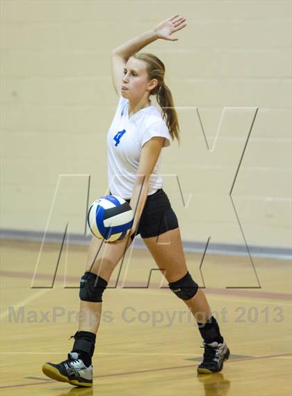 Thumbnail 2 in Yuma Catholic @ Tempe Prep photogallery.