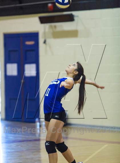 Thumbnail 2 in Yuma Catholic @ Tempe Prep photogallery.