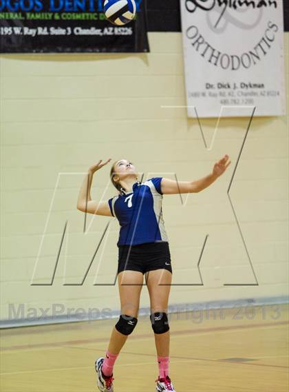 Thumbnail 2 in Yuma Catholic @ Tempe Prep photogallery.