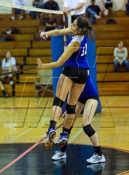 Thumbnail 2 in Yuma Catholic @ Tempe Prep photogallery.