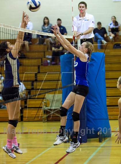 Thumbnail 3 in Yuma Catholic @ Tempe Prep photogallery.