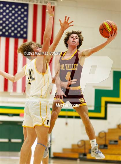 Thumbnail 2 in Simi Valley vs. Ventura photogallery.