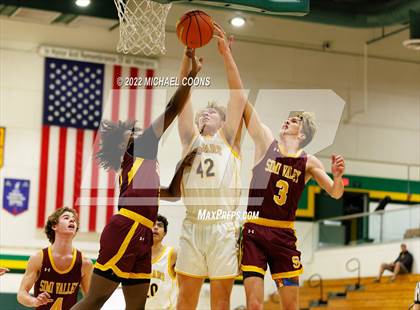 Thumbnail 2 in Simi Valley vs. Ventura photogallery.