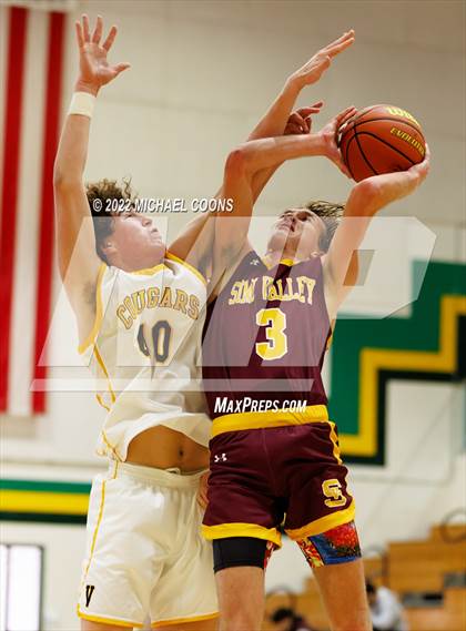 Thumbnail 2 in Simi Valley vs. Ventura photogallery.
