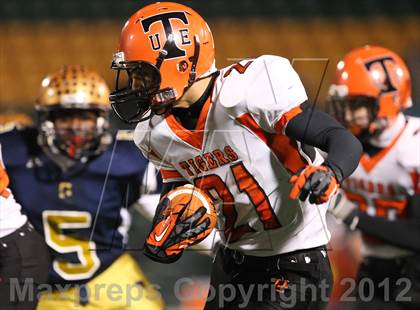 Thumbnail 3 in Union-Endicott vs. Sweet Home (NYSPHSAA Class A Semifinal) photogallery.
