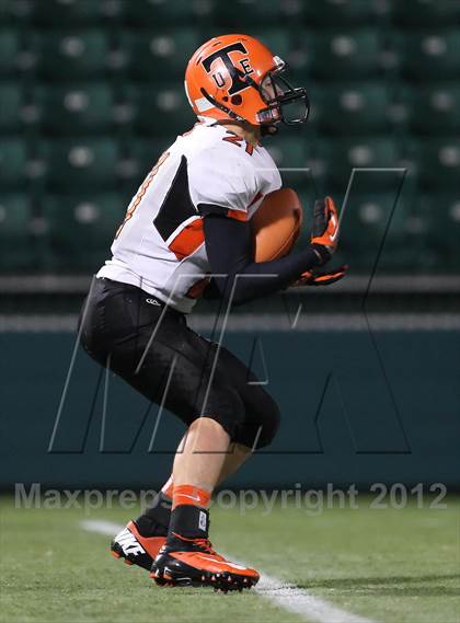 Thumbnail 2 in Union-Endicott vs. Sweet Home (NYSPHSAA Class A Semifinal) photogallery.