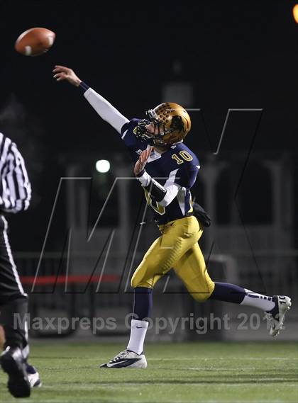 Thumbnail 2 in Union-Endicott vs. Sweet Home (NYSPHSAA Class A Semifinal) photogallery.