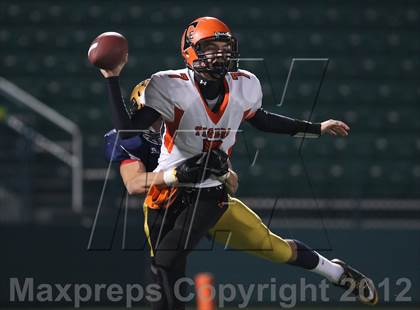 Thumbnail 3 in Union-Endicott vs. Sweet Home (NYSPHSAA Class A Semifinal) photogallery.