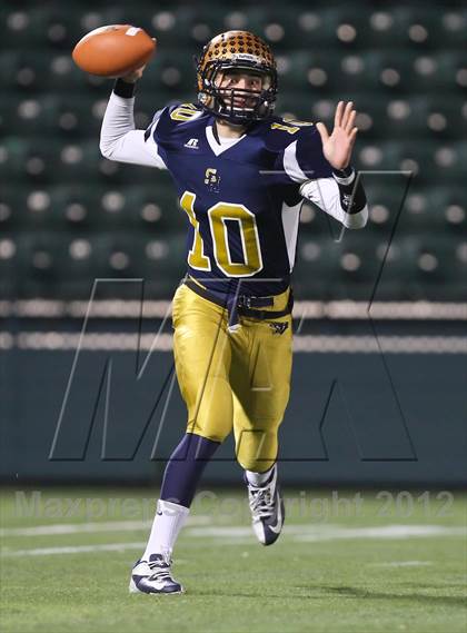 Thumbnail 3 in Union-Endicott vs. Sweet Home (NYSPHSAA Class A Semifinal) photogallery.
