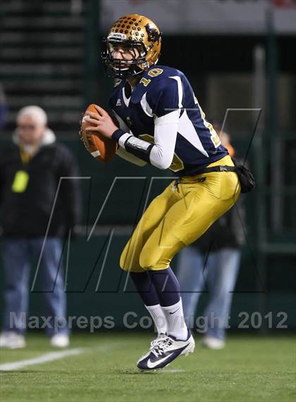 Thumbnail 2 in Union-Endicott vs. Sweet Home (NYSPHSAA Class A Semifinal) photogallery.