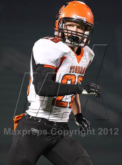 Thumbnail 1 in Union-Endicott vs. Sweet Home (NYSPHSAA Class A Semifinal) photogallery.