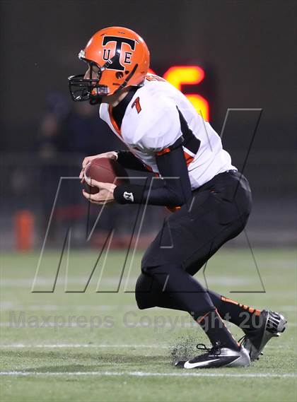 Thumbnail 3 in Union-Endicott vs. Sweet Home (NYSPHSAA Class A Semifinal) photogallery.
