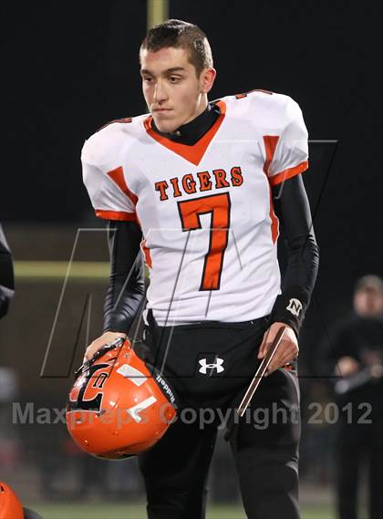Thumbnail 2 in Union-Endicott vs. Sweet Home (NYSPHSAA Class A Semifinal) photogallery.