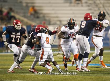 Thumbnail 3 in Oakland vs. Hoover photogallery.