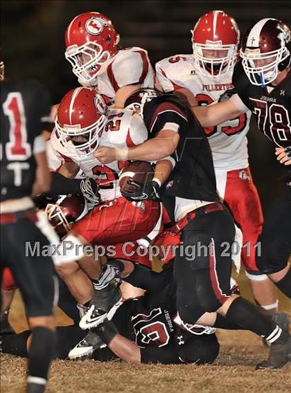Thumbnail 2 in Fullerton vs. JSerra Catholic photogallery.