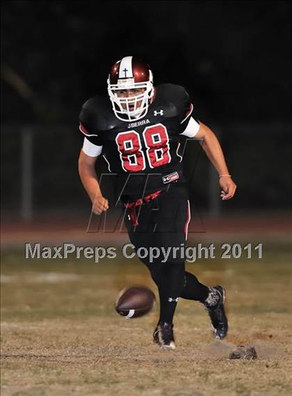 Thumbnail 2 in Fullerton vs. JSerra Catholic photogallery.