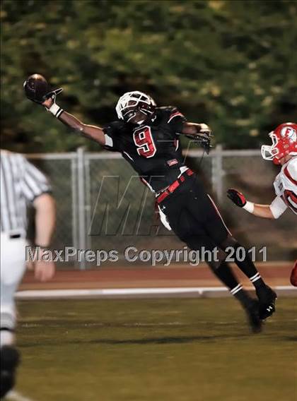 Thumbnail 1 in Fullerton vs. JSerra Catholic photogallery.