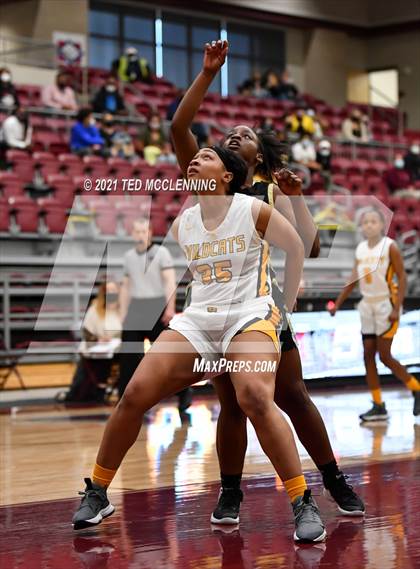 Thumbnail 3 in Watson Chapel vs. Robinson (AAA 4A State Round One) photogallery.