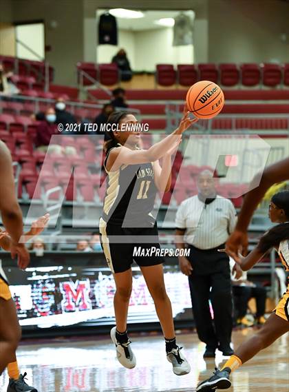 Thumbnail 2 in Watson Chapel vs. Robinson (AAA 4A State Round One) photogallery.
