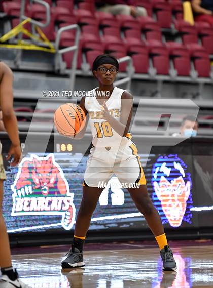 Thumbnail 2 in Watson Chapel vs. Robinson (AAA 4A State Round One) photogallery.