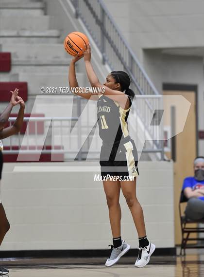 Thumbnail 3 in Watson Chapel vs. Robinson (AAA 4A State Round One) photogallery.