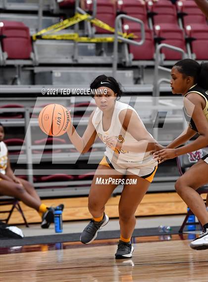 Thumbnail 2 in Watson Chapel vs. Robinson (AAA 4A State Round One) photogallery.