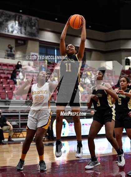 Thumbnail 2 in Watson Chapel vs. Robinson (AAA 4A State Round One) photogallery.