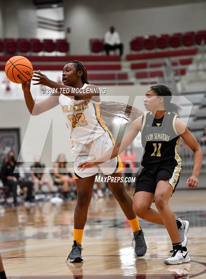 Thumbnail 2 in Watson Chapel vs. Robinson (AAA 4A State Round One) photogallery.