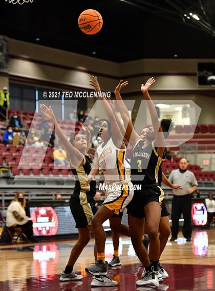 Thumbnail 3 in Watson Chapel vs. Robinson (AAA 4A State Round One) photogallery.