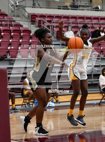 Thumbnail 3 in Watson Chapel vs. Robinson (AAA 4A State Round One) photogallery.