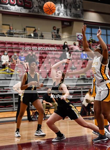 Thumbnail 3 in Watson Chapel vs. Robinson (AAA 4A State Round One) photogallery.