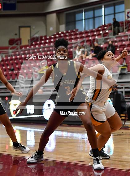 Thumbnail 3 in Watson Chapel vs. Robinson (AAA 4A State Round One) photogallery.