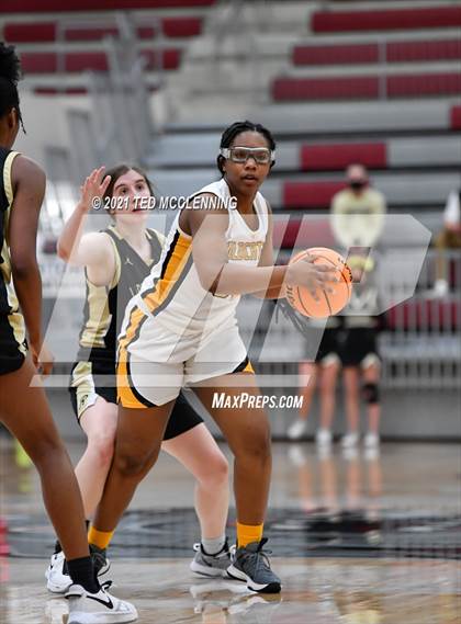 Thumbnail 3 in Watson Chapel vs. Robinson (AAA 4A State Round One) photogallery.