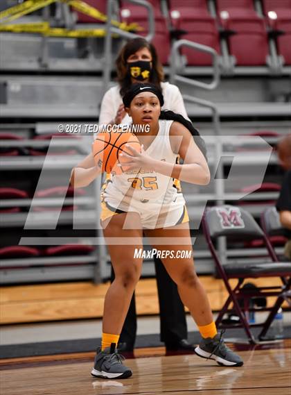 Thumbnail 1 in Watson Chapel vs. Robinson (AAA 4A State Round One) photogallery.