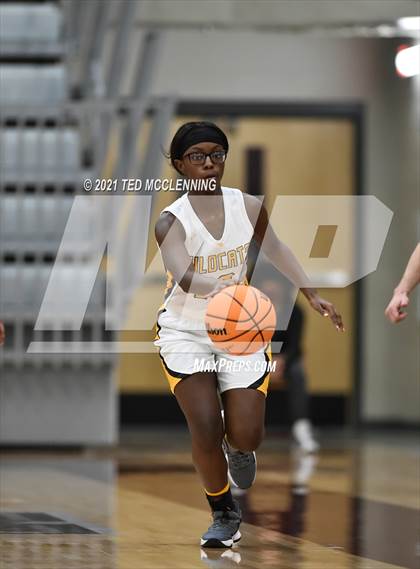 Thumbnail 3 in Watson Chapel vs. Robinson (AAA 4A State Round One) photogallery.