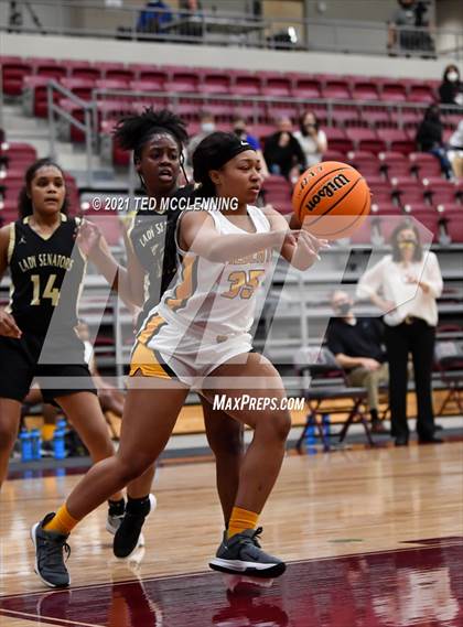 Thumbnail 3 in Watson Chapel vs. Robinson (AAA 4A State Round One) photogallery.