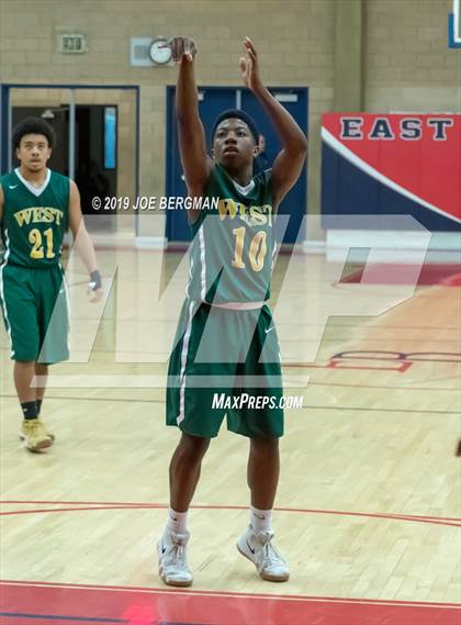 Thumbnail 3 in West vs. Stockdale (Ralph Krave Memorial Tournament) photogallery.