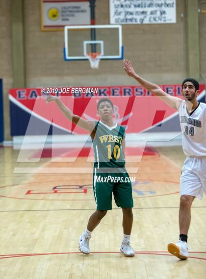 Thumbnail 1 in West vs. Stockdale (Ralph Krave Memorial Tournament) photogallery.
