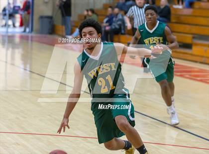 Thumbnail 2 in West vs. Stockdale (Ralph Krave Memorial Tournament) photogallery.