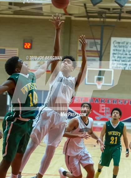 Thumbnail 3 in West vs. Stockdale (Ralph Krave Memorial Tournament) photogallery.