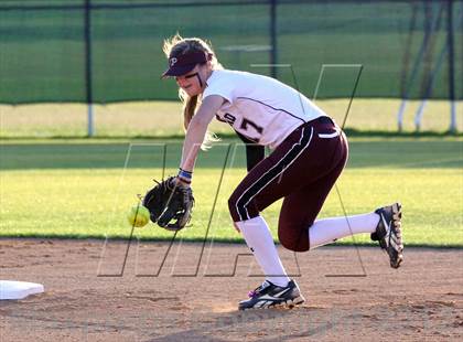 Thumbnail 3 in Pearland @ Clear Falls (UIL 5A Region 3 Bi-District Playoff) photogallery.