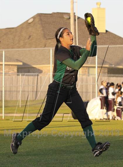 Thumbnail 3 in Pearland @ Clear Falls (UIL 5A Region 3 Bi-District Playoff) photogallery.